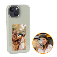 R2B® Foto Hoesje geschikt voor iPhone 13 - Incl. Screenprotector - E ink iPhone case - Grijs - Telefoonhoesje